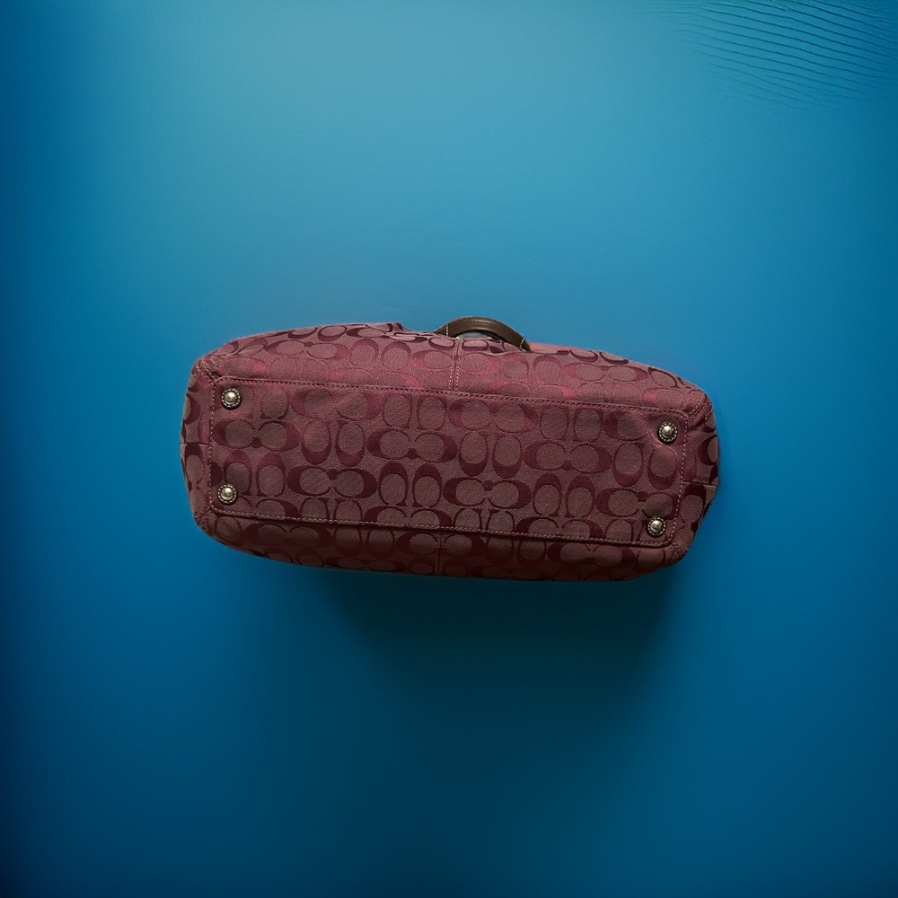 (Sold)❤️❤️♥️Coach Purple Signature Pleated Purse♥️👜👜🤗🥰😍♥️ - Picture 8 of 11